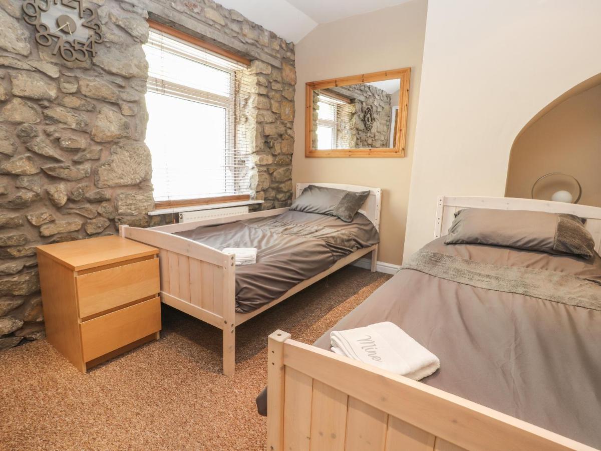 27 Green Road Wrexham Dış mekan fotoğraf
