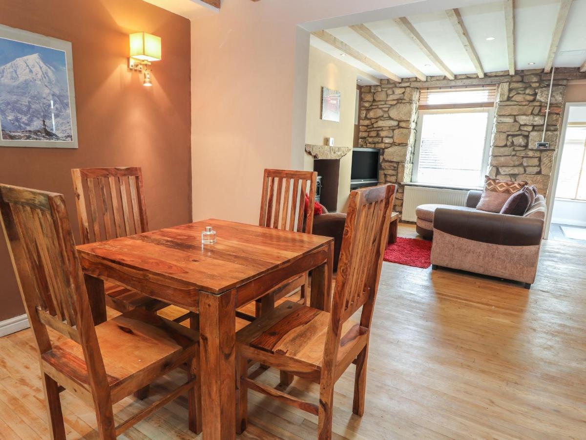27 Green Road Wrexham Dış mekan fotoğraf