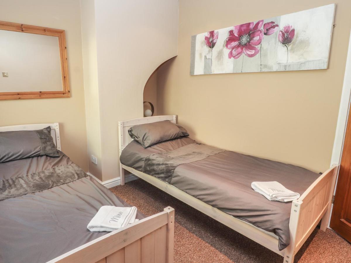 27 Green Road Wrexham Dış mekan fotoğraf